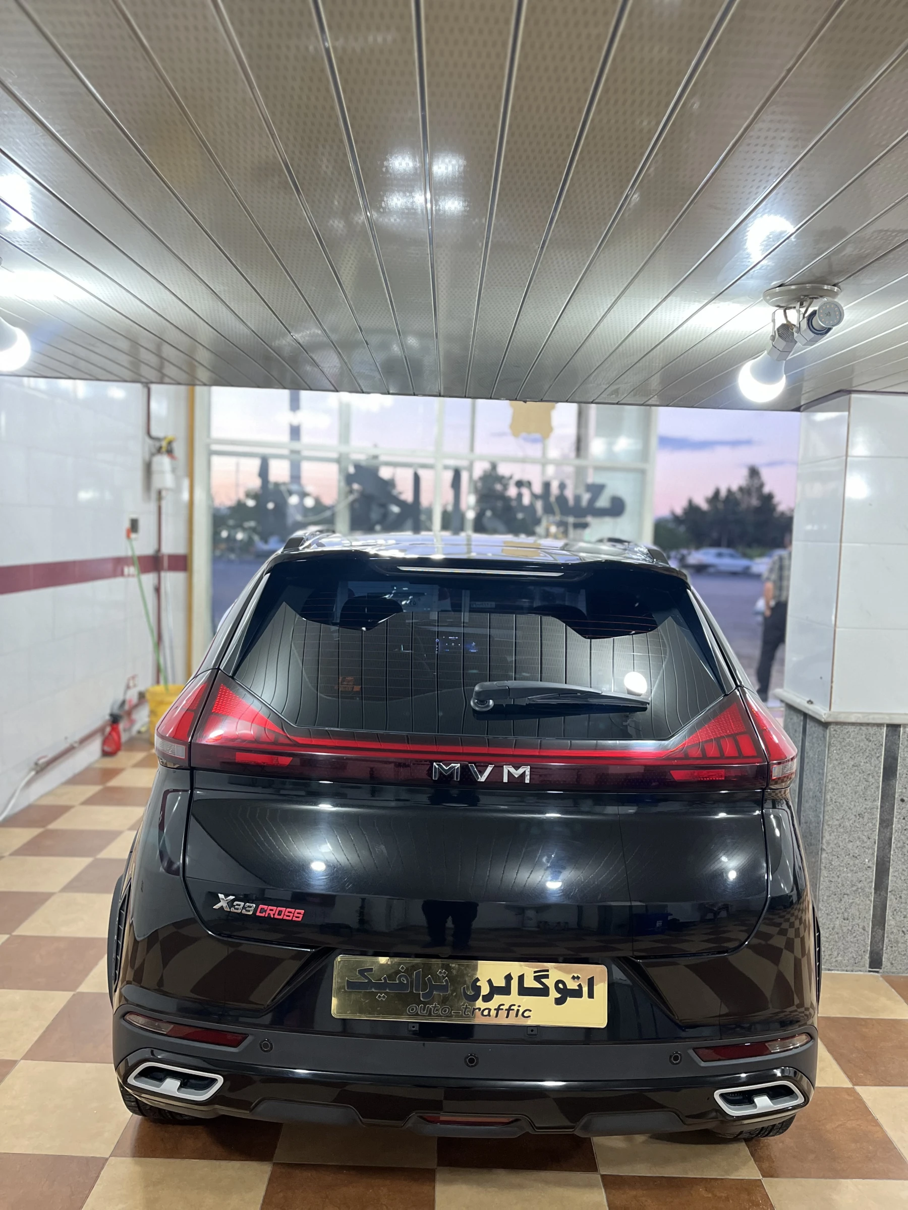 ام وی ام x33 کراس اتومات - عقب